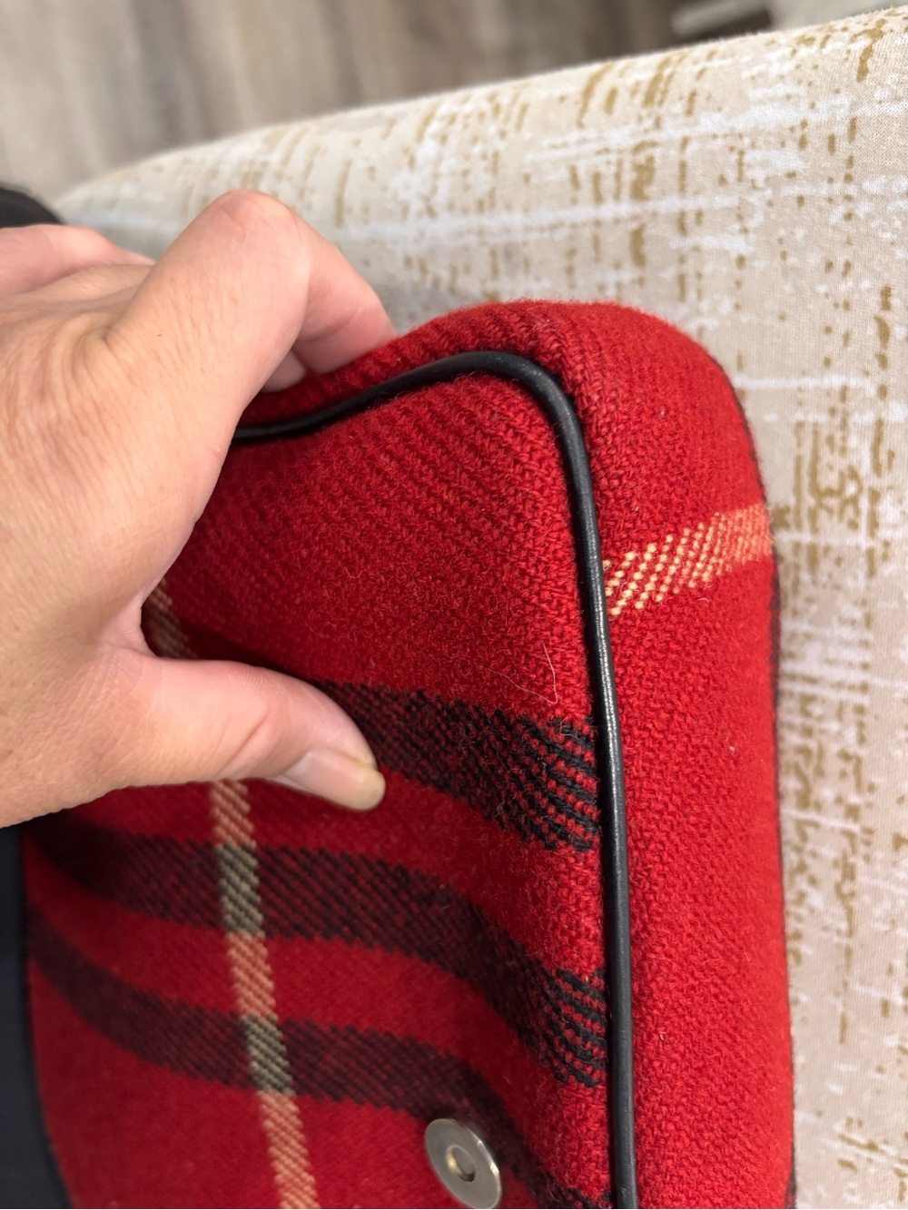 Burberry wool check pattern - Picture 14 of 16